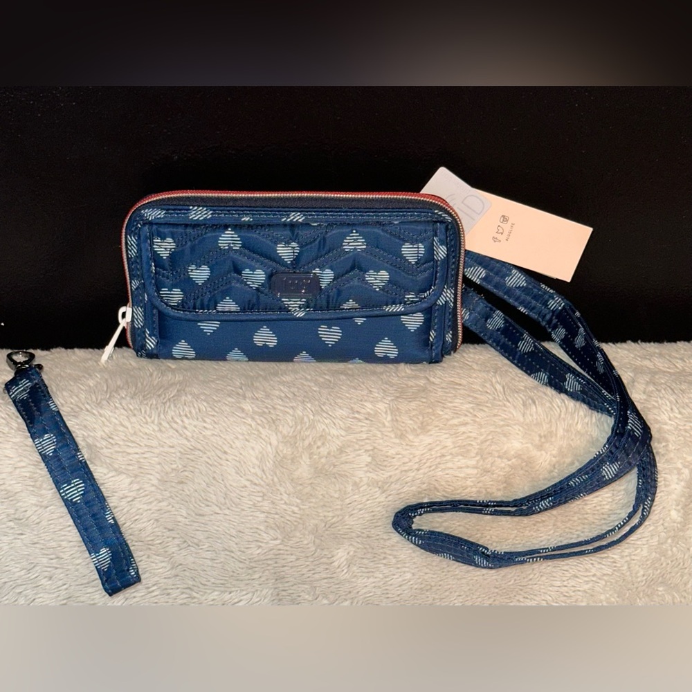 Lug Rare New Hearts Navy with Red/White zipper Kickflip Crossbody